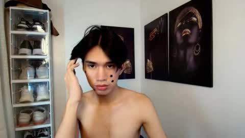 nhicolasklyde online show from September 29, 4:33 am