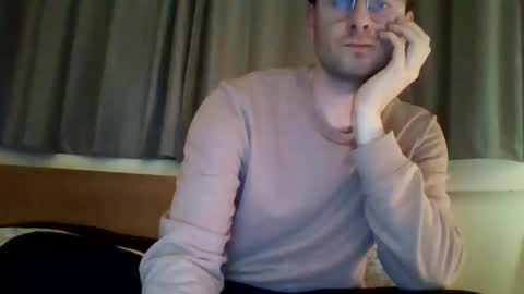 Snapshot of niallthewanderer chatting on December 13, 11:50 pm niallthewanderer online show from December 13, 11:50 pm