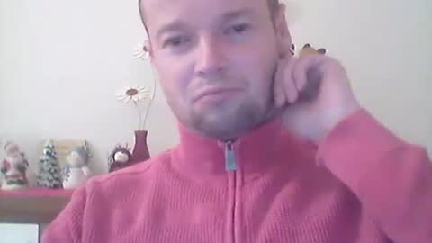 nick1990b online show from December 22, 4:38 pm