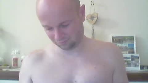 nick1990b online show from April 22, 6:01 pm