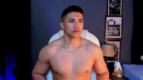 Snapshot of nick_fenix chatting on September 23, 6:24 am nick fenix online show from September 23, 6:24 am