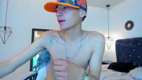 nick_nizzer online show from October 22, 1:37 pm