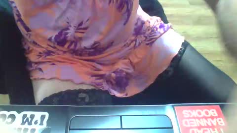Snapshot of nickibabe1980 chatting on October 1, 4:11 pm Nickibabe online show from October 1, 4:11 pm