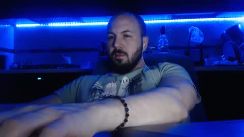 Julian online show from April 2, 11:23 pm