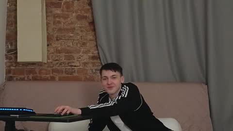 Nicki  Danny online show from April 8, 8:39 pm