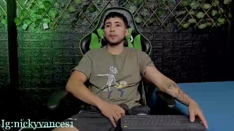 nicky online show from October 13, 8:15 pm