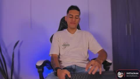 Nicky  online show from November 7, 11:57 am