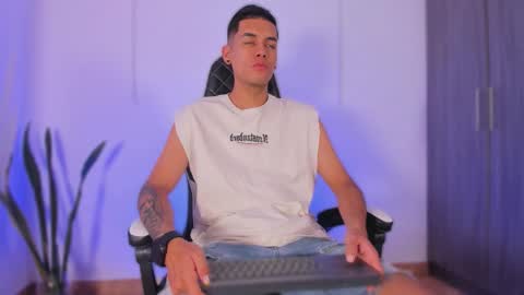 Nicky  online show from November 3, 1:03 pm