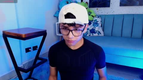 Snapshot of nico_cruz chatting on March 8, 1:34 pm nico online show from March 8, 1:34 pm