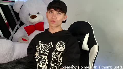 Snapshot of nico_cruz chatting on January 25, 4:23 am nico online show from January 25, 4:23 am