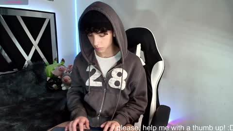 Snapshot of nico_cruz chatting on December 5, 7:05 am nico online show from December 5, 7:05 am