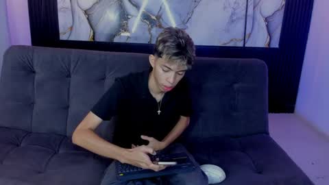 nico_naughtyboy online show from June 1, 12:55 am