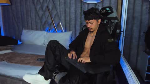 Nicolai online show from February 20, 12:07 pm