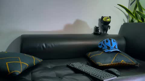 Nicolas online show from November 2, 12:59 am