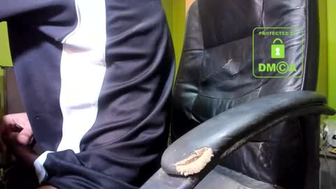 L. Nicolas online show from October 20, 9:24 am