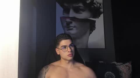 Snapshot of nicolasmuscle chatting on September 29, 6:37 pm Andres online show from September 29, 6:37 pm