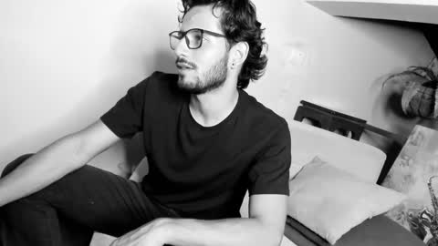 nicolasrodrii online show from February 25, 1:52 am