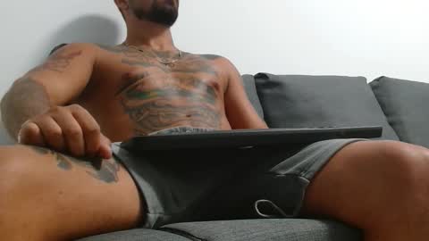 Snapshot of nigelboydxxx1 chatting on September 17, 11:55 am nigelboydxxx1 online show from September 17, 11:55 am