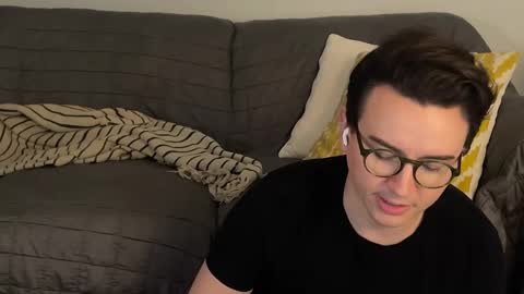 Nigel Hart online show from December 18, 2:42 am