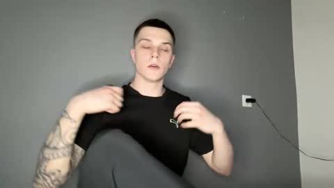 Max online show from December 20, 7:21 pm