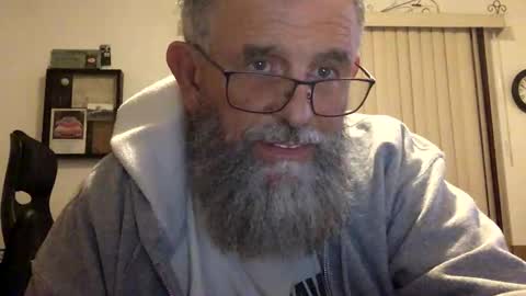 nightmoves1970 online show from September 28, 3:48 am