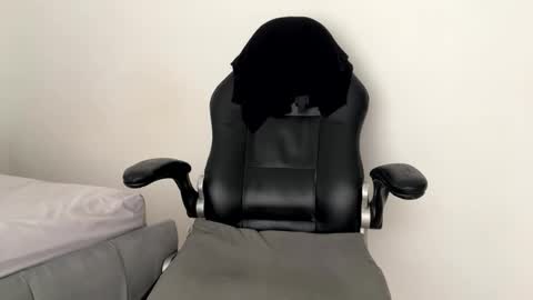 noah_3050 online show from February 17, 3:55 pm