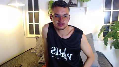 Noah online show from October 31, 2:57 am