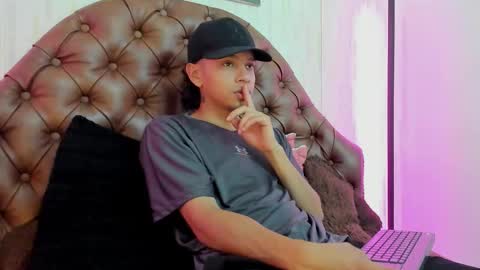 Noah Blake online show from September 24, 2:55 am