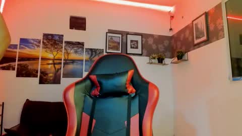 noah_flynn1 online show from September 25, 4:33 am