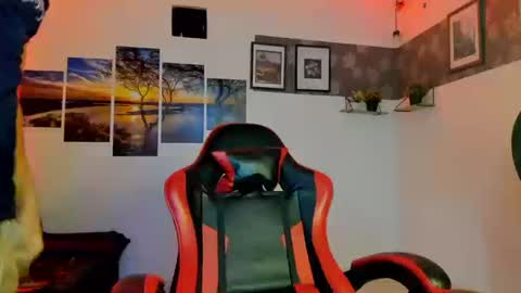 noah_flynn1 online show from October 20, 10:13 pm