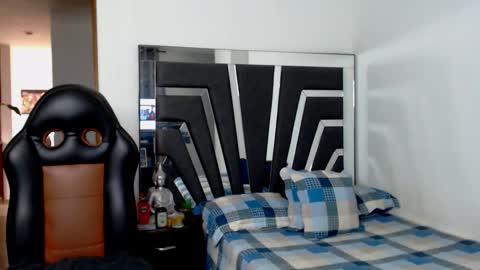 Noah Harris01 online show from December 1, 12:30 pm