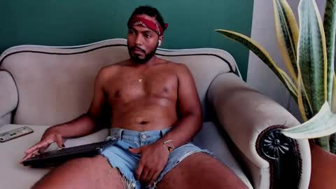 Noah online show from February 15, 5:17 pm