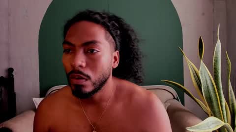 Noah online show from February 9, 6:58 pm