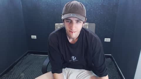 noah_sokolov online show from November 14, 7:59 pm