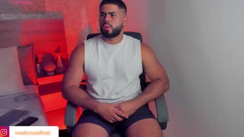 Snapshot of noahcrux chatting on September 16, 7:47 pm Noah online show from September 16, 7:47 pm