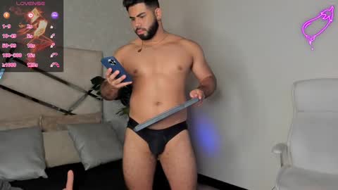 Snapshot of noahcrux chatting on February 25, 1:50 pm Noah online show from February 25, 1:50 pm