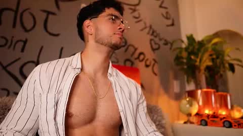 kevin online show from October 8, 11:20 pm