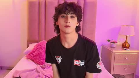 maxie online show from November 19, 4:34 am