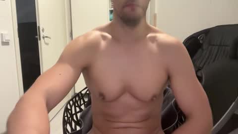 north_guy799643 online show from March 18, 4:43 pm