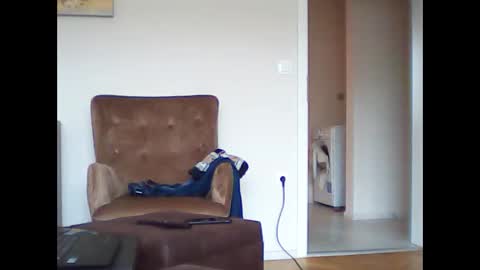 Snapshot of nudist_man chatting on December 24, 10:44 am Milen online show from December 24, 10:44 am