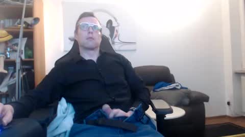 nursefan online show from December 18, 6:48 pm