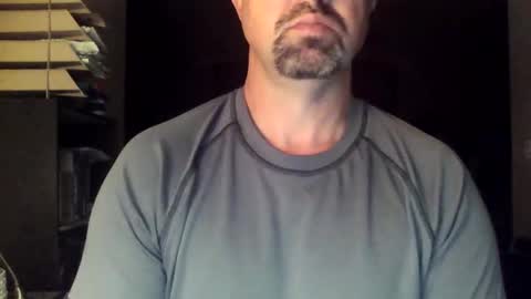 nvrenuff1979 online show from October 23, 9:46 am