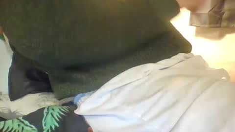 obedient9402 online show from October 16, 8:39 pm