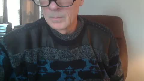 Snapshot of office_slr chatting on December 25, 3:49 pm Officer online show from December 25, 3:49 pm
