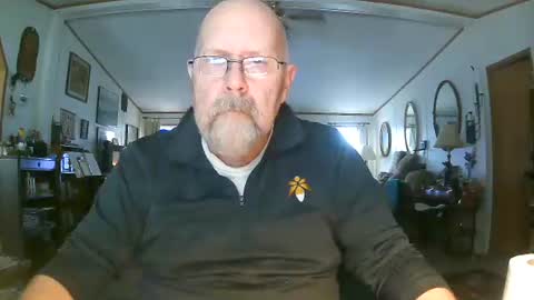 Maximus No Mo online show from December 1, 9:18 pm