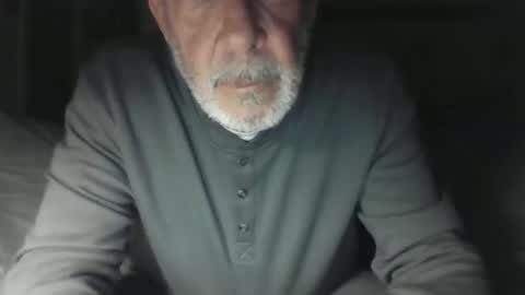 Snapshot of old_bald63 chatting on December 27, 9:17 am old_bald63 online show from December 27, 9:17 am