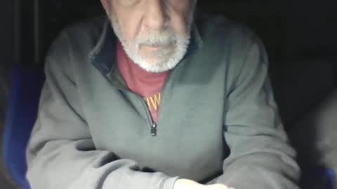 Snapshot of old_bald63 chatting on December 28, 9:31 am old_bald63 online show from December 28, 9:31 am