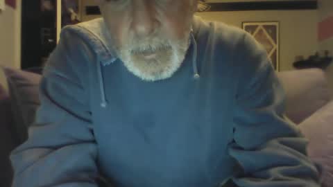 Snapshot of old_bald63 chatting on December 31, 11:20 am old_bald63 online show from December 31, 11:20 am