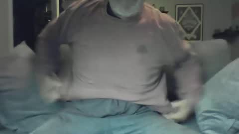 Snapshot of old_bald63 chatting on February 19, 10:45 am old_bald63 online show from February 19, 10:45 am