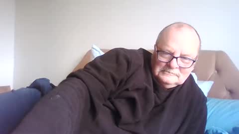 old_fkr online show from February 19, 11:49 am